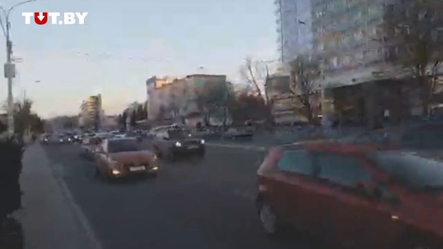 Минчане присоединились к акции памяти по погибшим на пожаре в российском Кемерове смотреть онлайн