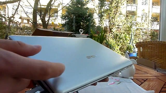Asus Eee PC 1215B Unboxing (DE) смотреть онлайн