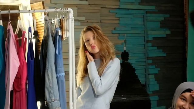 Бэк со съёмок рекламы для магазина косметики. смотреть онлайн