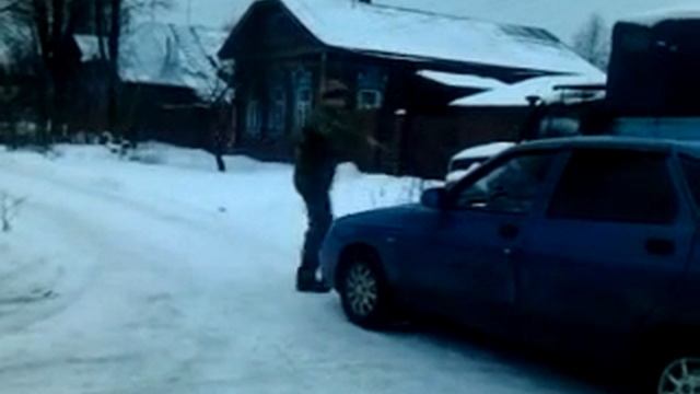 Разбил стекло.mp4 смотреть онлайн