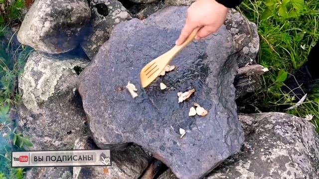 ХРУСТЯЩИЕ БАРАНЬИ РЕБРА на КАМНЕ. НЕВЕРОЯТНО ВКУСНО. смотреть онлайн