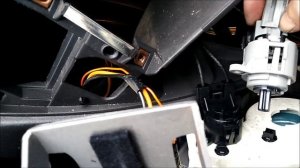 Как снять неисправный переключатель заслонки подачи воздуха Форд фокус1