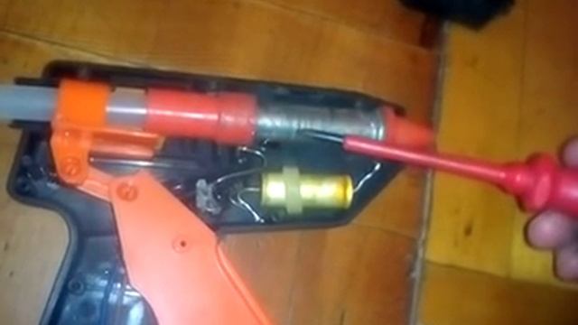 Неубиваемый клеевой пистолет своими руками смотреть онлайн