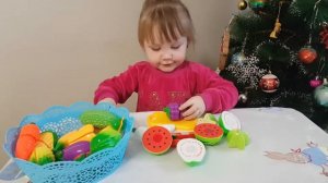 Копия видео "Учим овощи и фрукты, режем фрукты и овощи на липучках видео для детей"