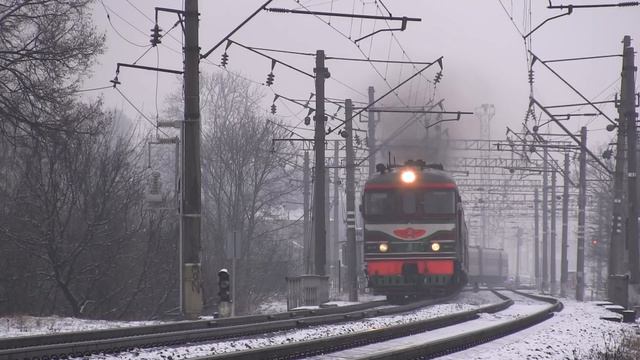 ТЭП60-0429 с пассажирским поездом / TEP60-0429 with a passenger train смотреть онлайн