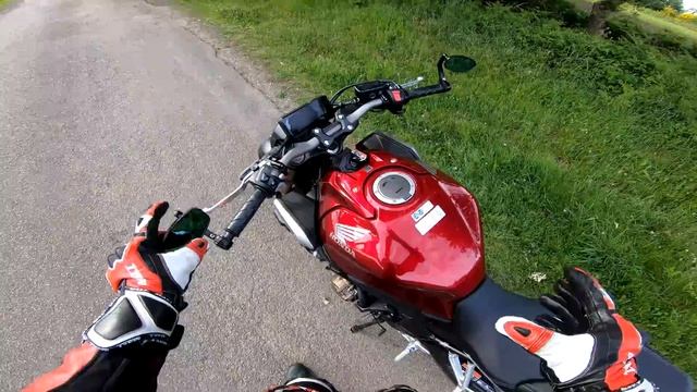 #MotoVlog 164 :HONDA CB650R 2019 95ch / QUELQUE CHOSE ME GÊNE ! смотреть онлайн