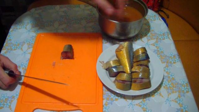 СКУМБРИЯ в луковой шелухе. Закос под копченую. смотреть онлайн