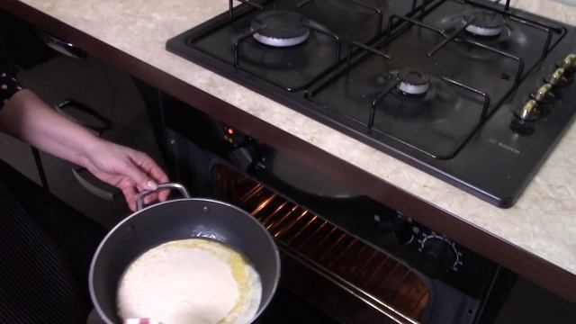 Можно накормить всю семью одним блином это Датская Детка волшебство в духовке готовит Лена Ярцева смотреть онлайн