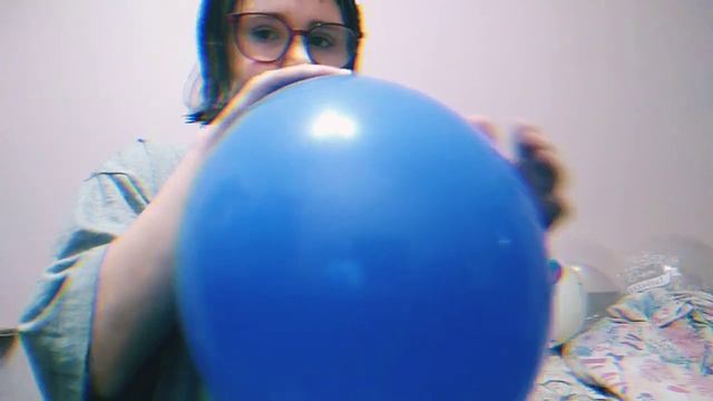 Daria Blows Up Blue Balloon |Дарья надувает синий шарик ASMR АСМР Looner Relaxing Inflation Video ?