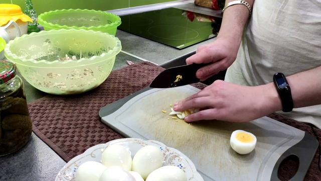 Оливье с курицей . Оливье . Как приготовить Оливье смотреть онлайн