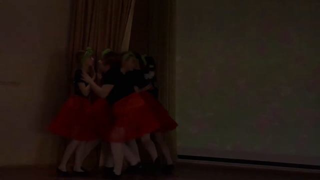 Спектакль "Тайна Страны Земляника" смотреть онлайн