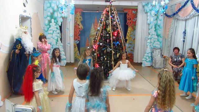 Новогодний утренник в детском саду смотреть онлайн