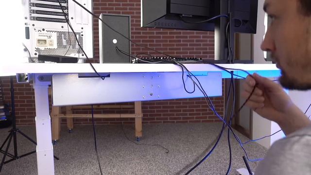 Самый Надежный Стол С Регулировкой Высоты смотреть онлайн