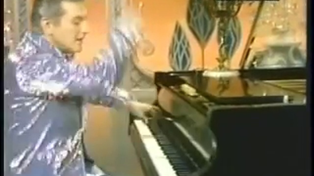 Liberace plays Malaguena смотреть онлайн