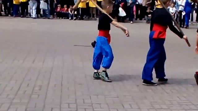 Бойовий Гопак у Черкасах - I'm family смотреть онлайн