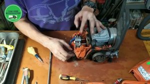 Бензопила "Хускварна" не набирает обороты и глохнет.