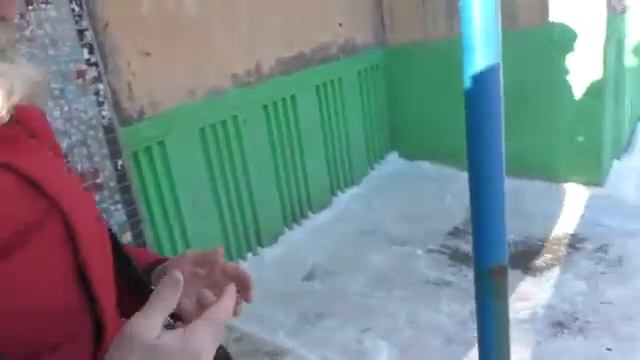 Василий согласился помочь в расклейке объявлений. смотреть онлайн