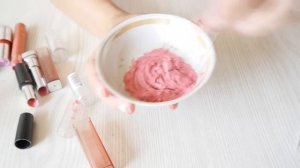 Губная помада своими руками - варим помаду // Irinka Pirinka