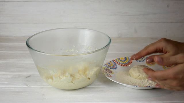 Что приготовить на завтрак? 3 ПРОСТЫХ РЕЦЕПТА ЗАВТРАКА из творога. Запеканка, сырники и вареники смотреть онлайн