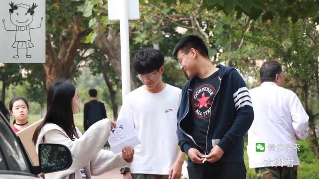 “Have You Seen My Friend？” Stick Figure Prank 美女在街头寻人，看到这个人的照片时，大家都崩溃了！ смотреть онлайн