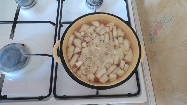 Суп из консервы килька в томатном соусе. Вкусно и сытно. смотреть онлайн