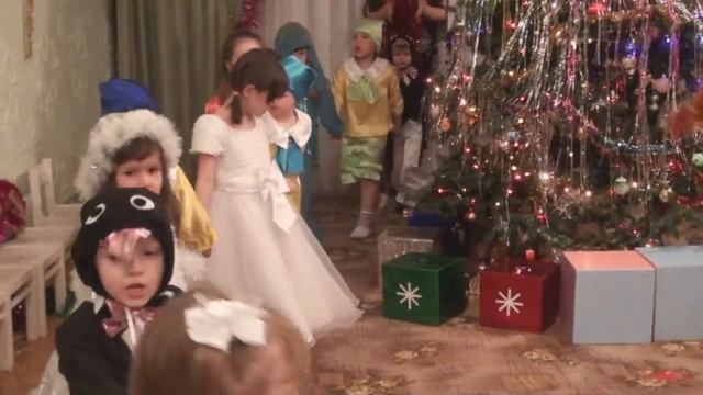 Новогодний утренник в детском саду Песня "Новогодний хоровод" смотреть онлайн
