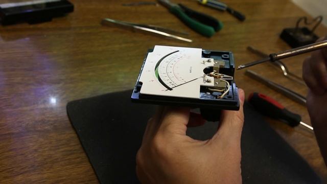 Тестер 43101 - разборка, балансировка измерительной головки, проверка тока полного отклонения. смотреть онлайн