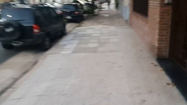 Буэнос Айрес осенью. Тихие улицы. Иду пешком. Аргентина. BMW E24. смотреть онлайн