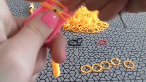 Плетение из резинок/ плетем змею/ Поля Дэй