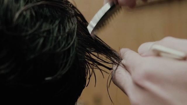 Текстурная стрижка от старшего мастера Ярослава смотреть онлайн