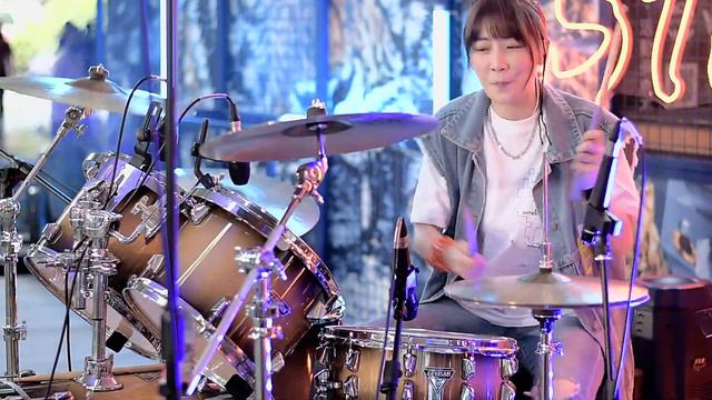 玖壹壹 Ft. Ella陳嘉樺 《來個蹦蹦》TIGER STREET 超熱派對#JUL | 羅小白 S.white смотреть онлайн