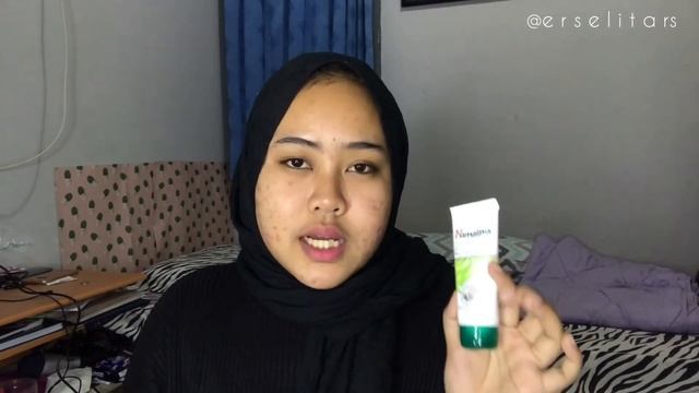 HIMALAYA PURIFYING NEEM MASK & FACIAL WASH | Bahasa | Erselita смотреть онлайн