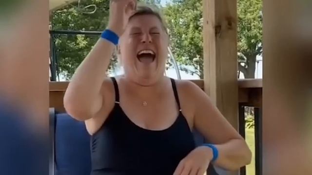 Korean girls watch 'Parents react to WAP' TikToks смотреть онлайн