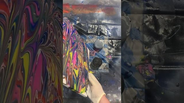 #SHORTS ! Радужный взрыв! заливаем картину