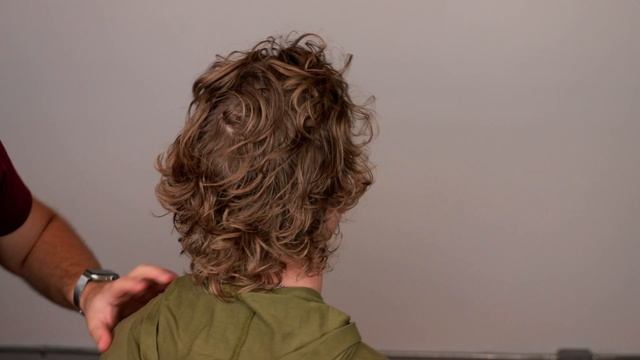 How to Make Your Hair Wavy or Curly Using Sea Salt Spray - TheSalonGuy смотреть онлайн