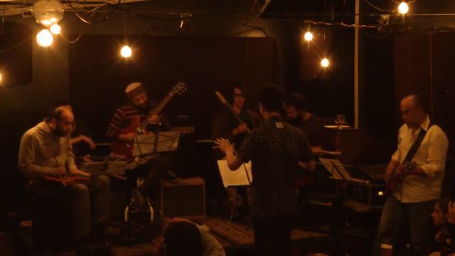 Ensamble de guitarras dirigido por Santiago Botero en *matik-matik* смотреть онлайн