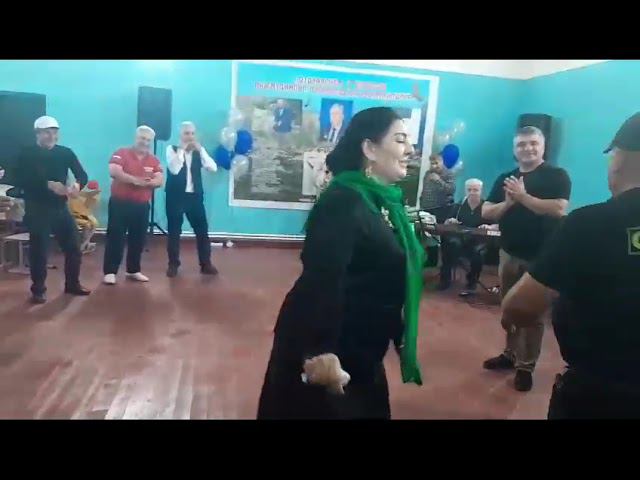 Во дворце спорта танцует Эльмира Валиева. 60-летие Джамала Нажмудинова .с.Караузек - 06.10.2023 г.. смотреть онлайн