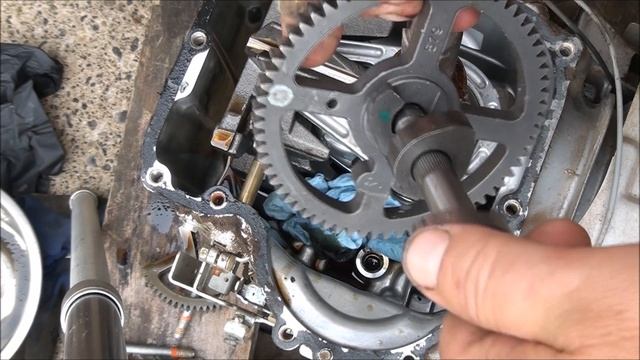 DESTROYED! What a BUSTED CAM looks like. Briggs and Stratton OHV INTEK model engine common problem смотреть онлайн