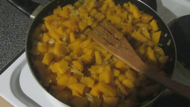 Нежнейшая курочка под тыквой в сметанном соусе. смотреть онлайн