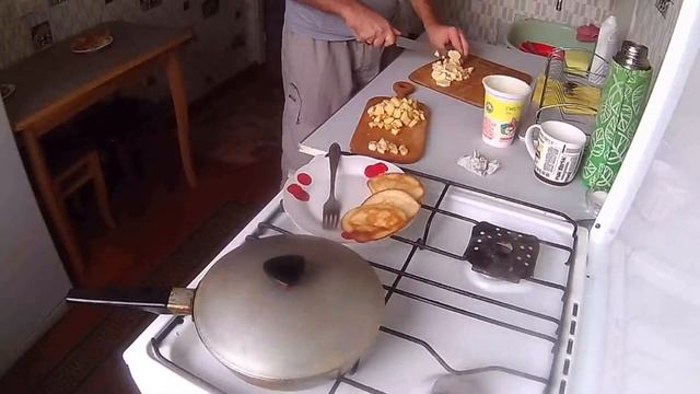 Оладьи с яблоками и бананами смотреть онлайн