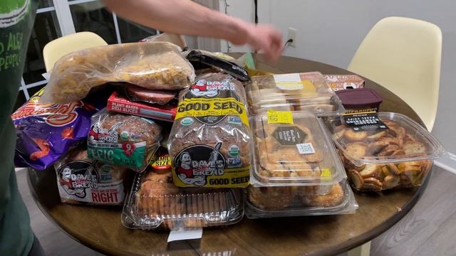 Бесплатная еда в Америке | Распаковка фудбанка