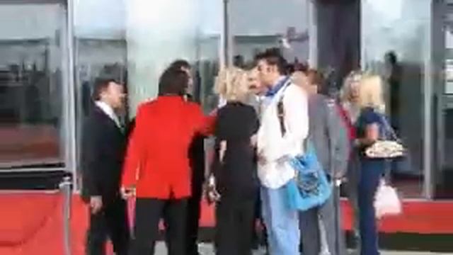 Открытие ТЦ 'Вегас' flv смотреть онлайн