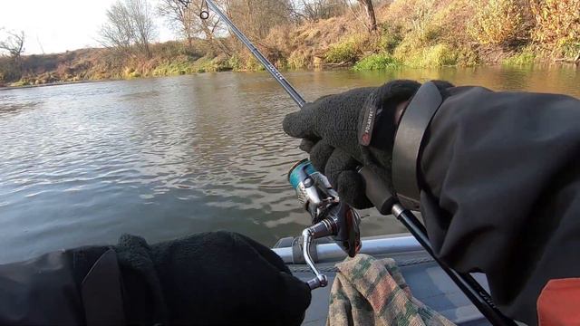 Спиннинг на малых реках в октябре. Джиг, твич. смотреть онлайн