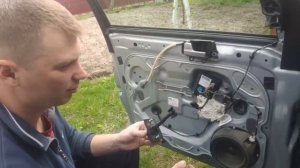 Замена ограничителя двери- Форд Фокус 2  ( 2004 ).  Replacement door guard - Ford Focus 2 ( 2004 )