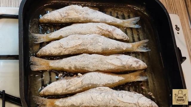 ХРУСТЯЩАЯ РЫБКА! КОРЮШКА! С пикантным соусом! смотреть онлайн