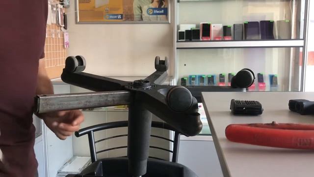 Ремонт колёс офисного кресла (выпадение колёс) смотреть онлайн