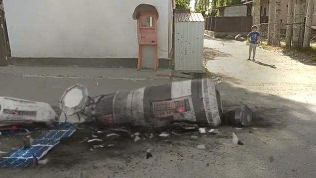 Упал Спутник 😱😱😱😱😱😱😱😱😱🤯🤯🤯🤯 смотреть онлайн