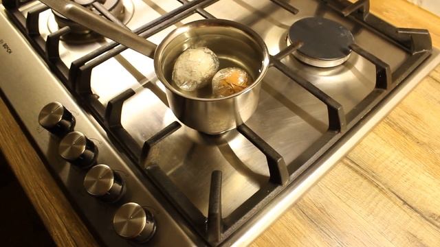 Яйцо желтком наружу смотреть онлайн