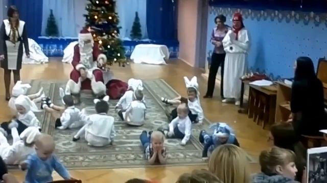 Танец мальчиков зайчиков смотреть онлайн