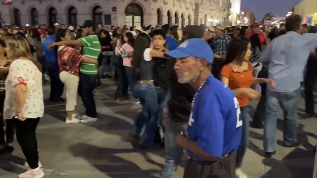 Ven a bailar a Chihuahua!!! смотреть онлайн